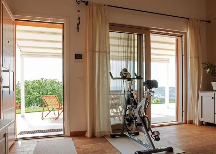 Parruccia With A Pool And A Panoramic View Villa Tolentino