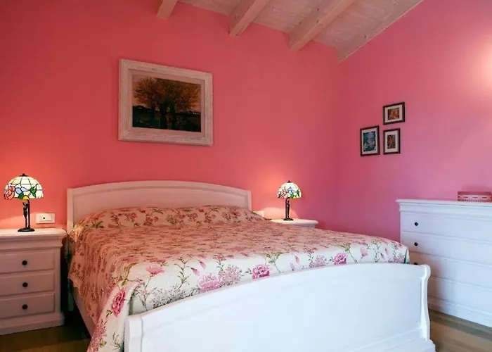 Parruccia With A Pool And A Panoramic View Tolentino