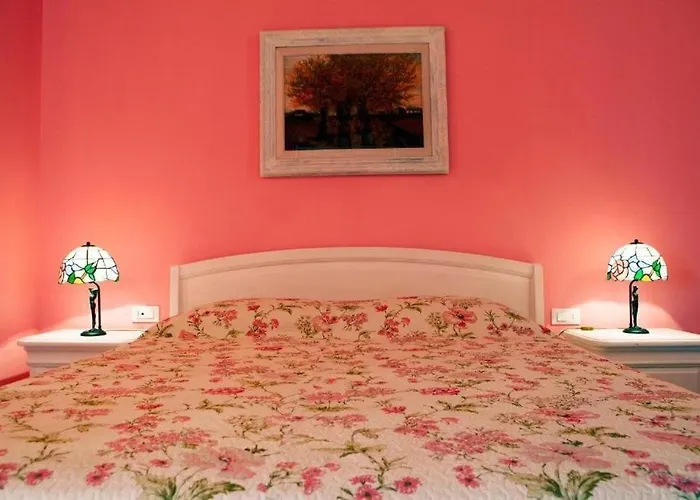 Parruccia With A Pool And A Panoramic View Tolentino